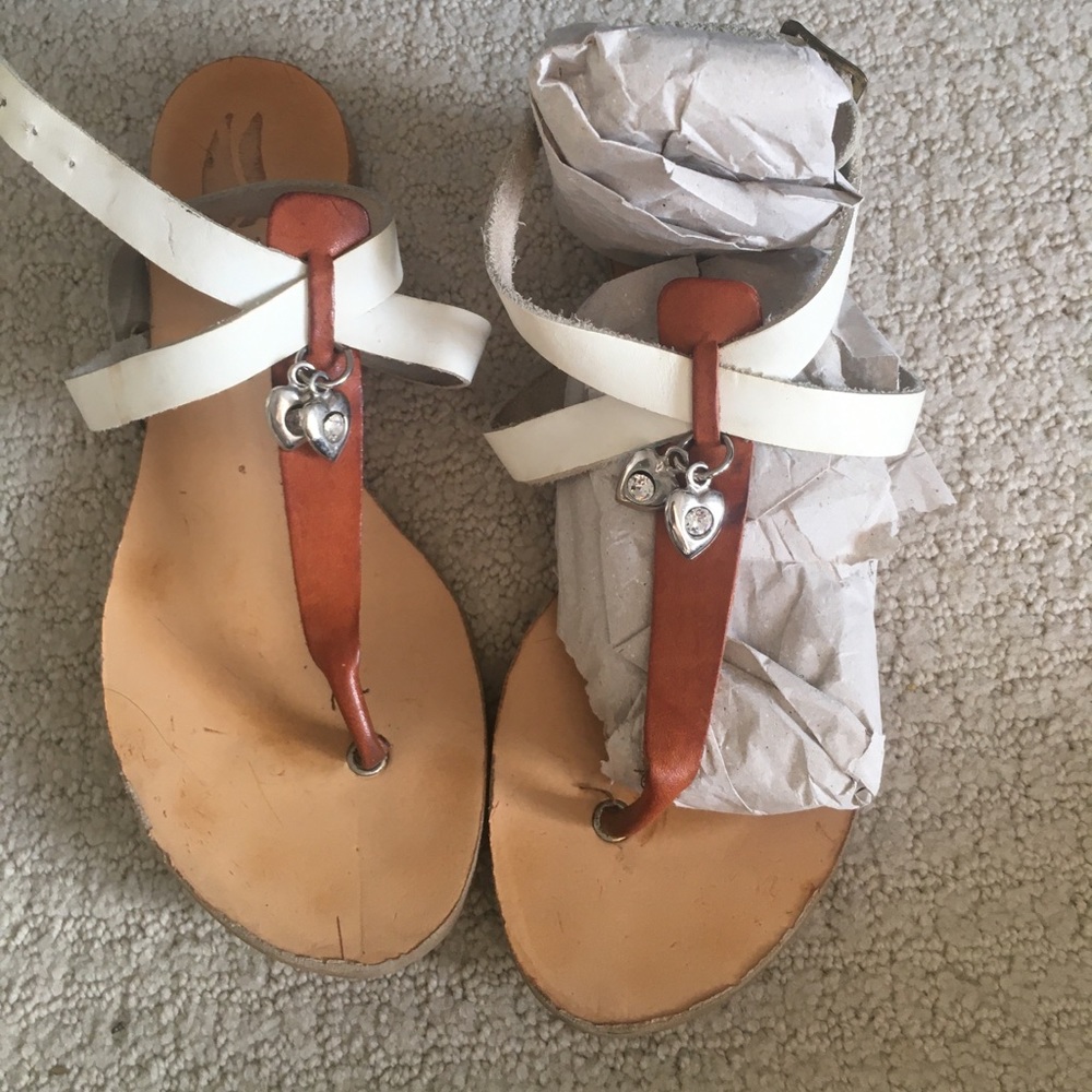 Seaside Greek Leather White Brown Heart Rhinestone Sandals 7.5